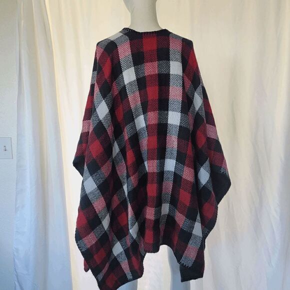 Woolrich womens reversible poncho plaid red and plain black one size - Picture 9 of 10